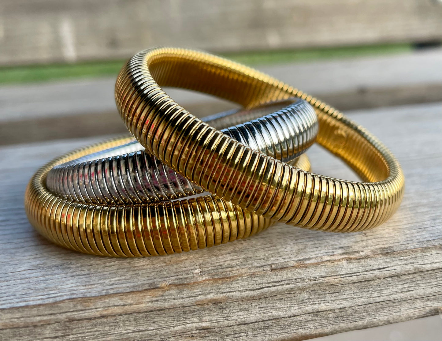 NARROW GOLD BANGLE