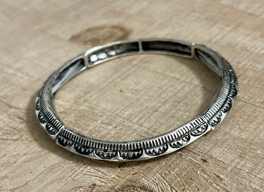 ETCHED STRETCH BRACELET