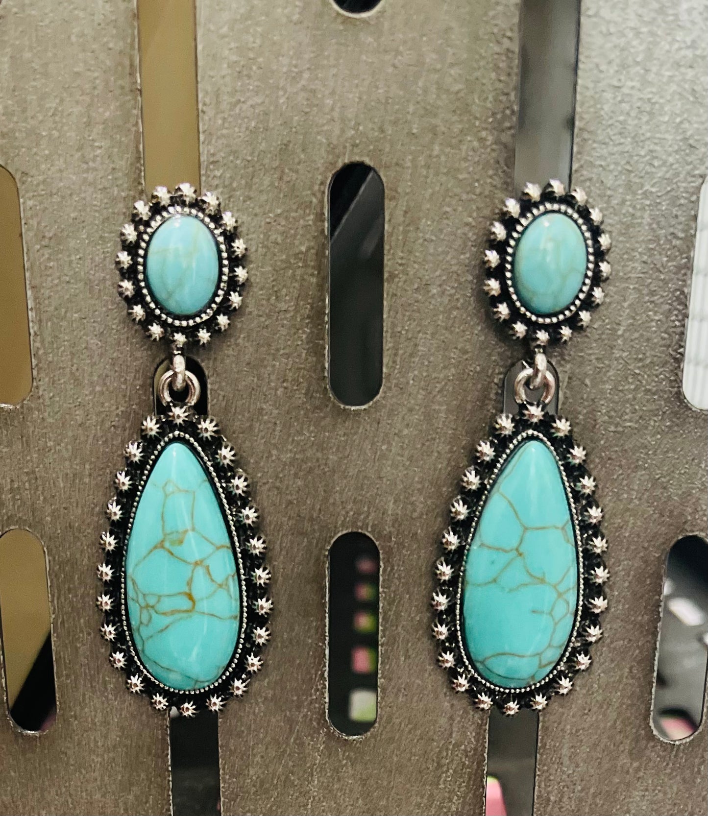 TURQUOISE STUD TEARDROP